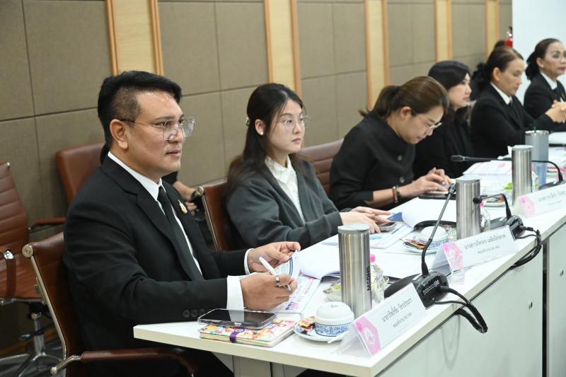 รมว.พม. เป็นประธาน�