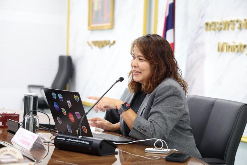 สำนักงานปลัดกระท�