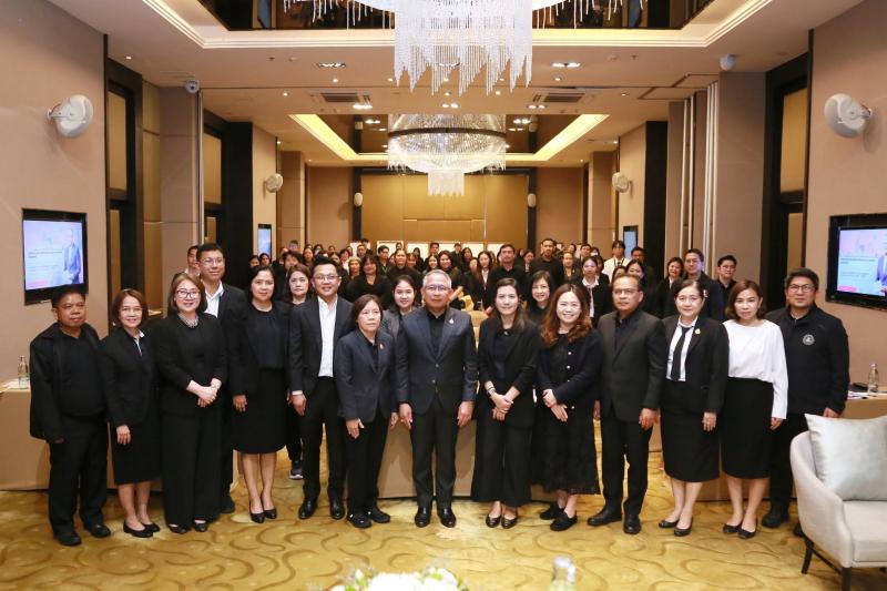 ปลัด พม. เป็นประธา�