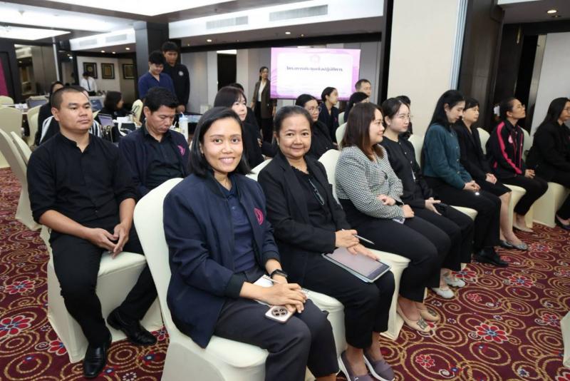 นางสาวนภาพร เมฆาผ�