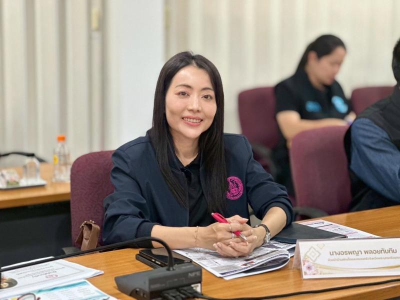 นางวาสนา ทองจันทร�
