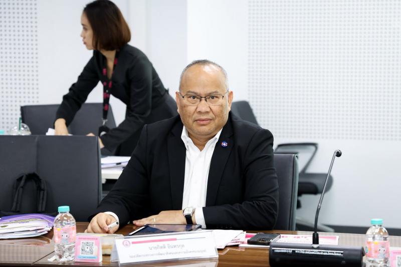 ปลัด พม. เป็นประธา�