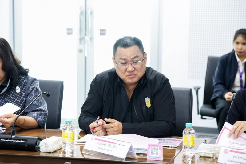 ปลัด พม. เป็นประธา�