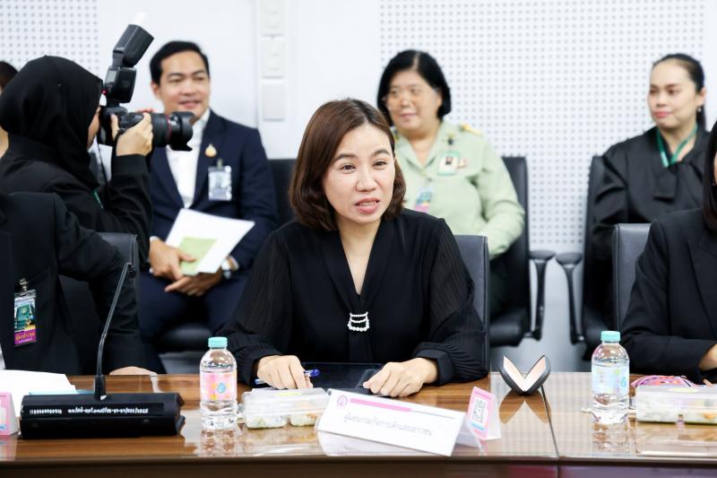 ปลัด พม. เป็นประธา�
