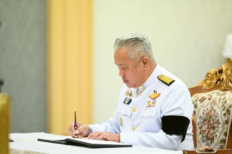 รมว.พม. เป็นประธาน�