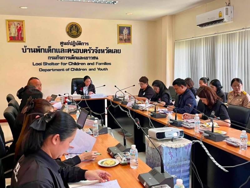 นางสาวชนก จันทาทอ�