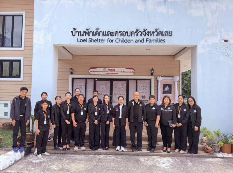 นางสาวชนก จันทาทอ�