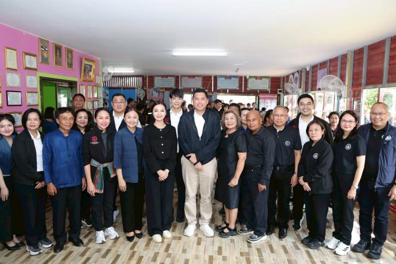 "นิกร" รมว.พม. นำ�
