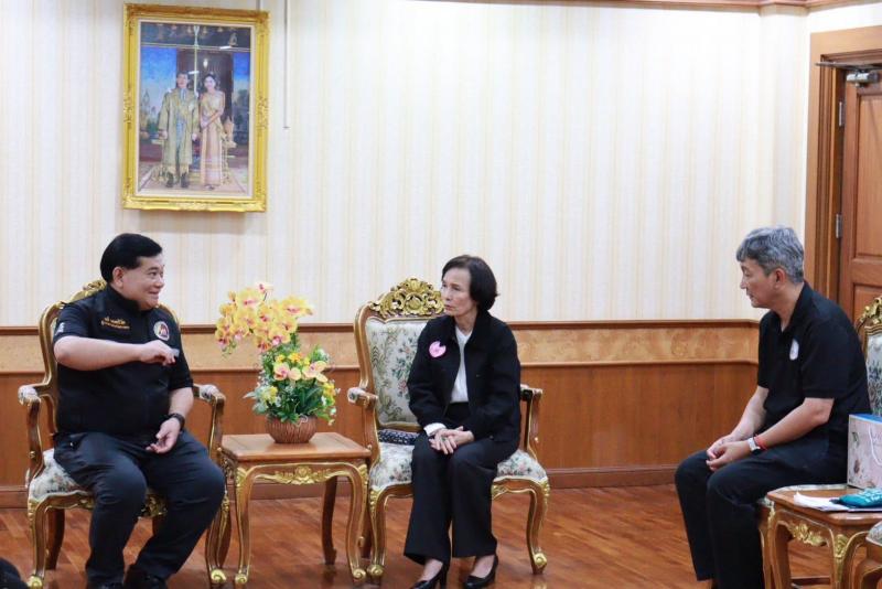 นางวาสนา ทองจันทร�