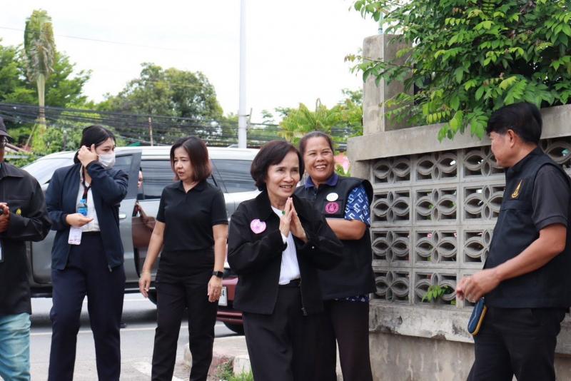 นางวาสนา ทองจันทร�