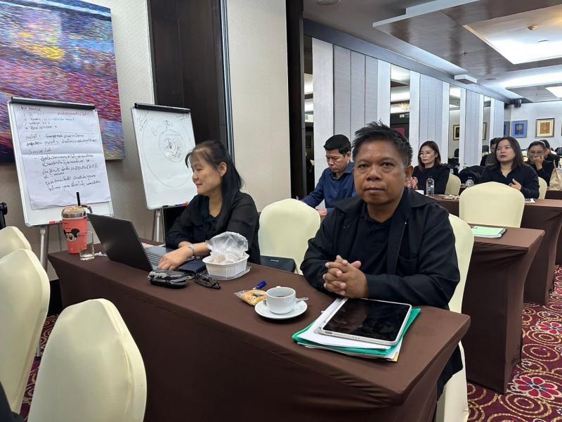 นางศิริลักษณ์ มีม�