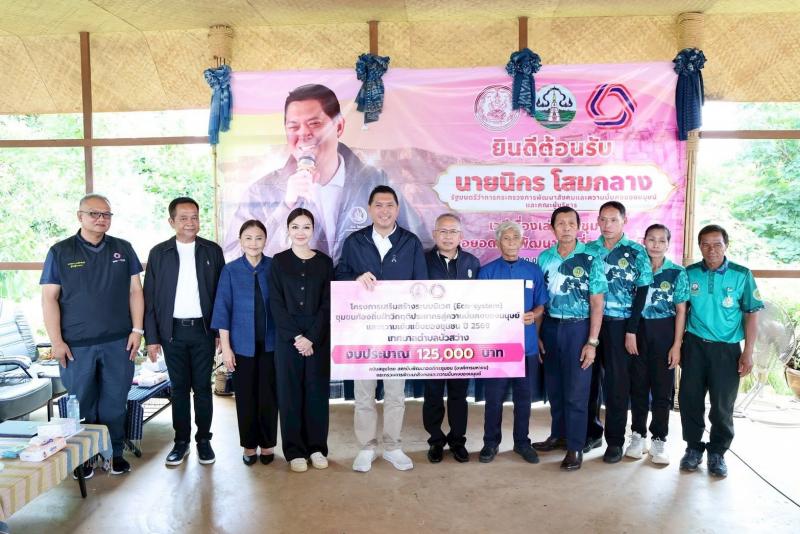 รมว.พม. ลงพื้นที่จ�