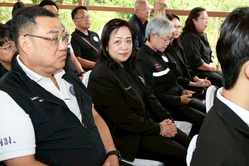 รมว.พม. ลงพื้นที่จ�