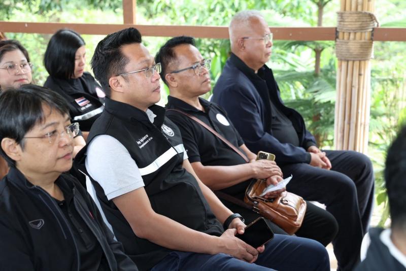 รมว.พม. ลงพื้นที่จ�