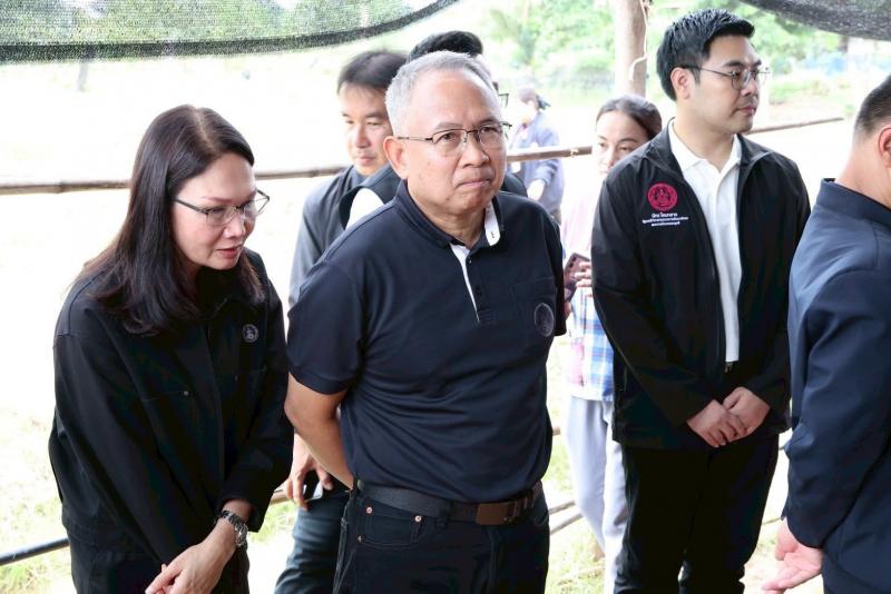 รมว.พม. ลงพื้นที่จ�