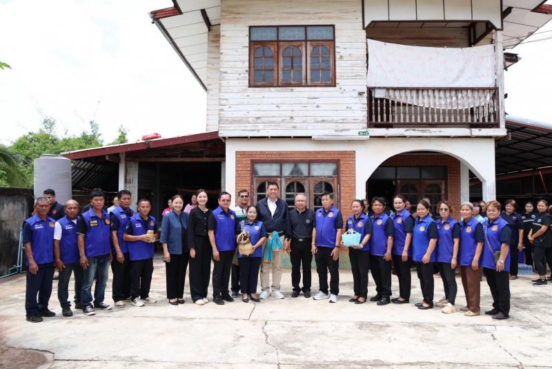 รมว.พม. ลงพื้นที่จ�