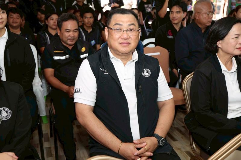 รมว.พม. ลงพื้นที่จ�