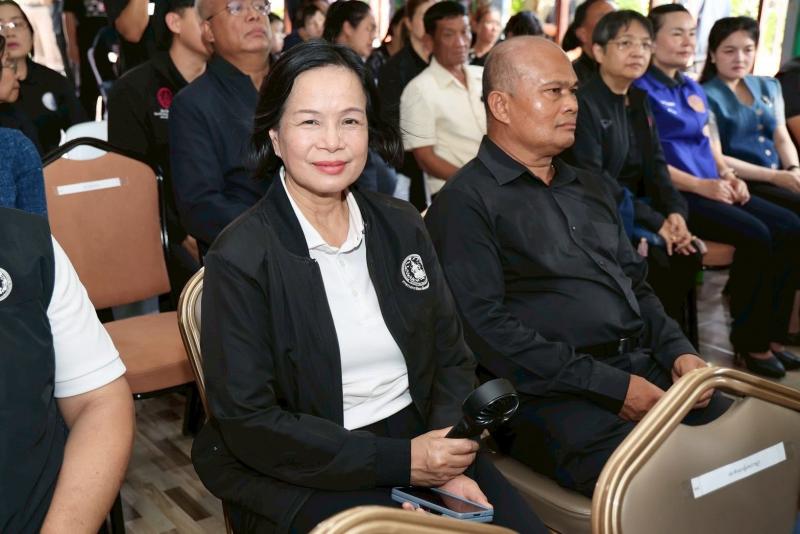 รมว.พม. ลงพื้นที่จ�