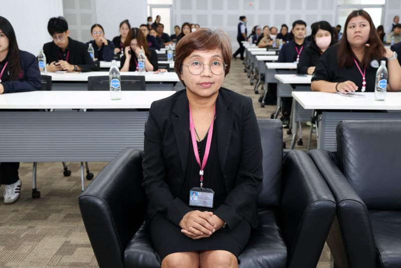 นางเตือนใจ คงสมบั�