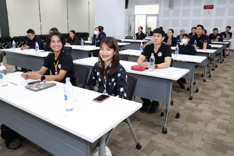 นางเตือนใจ คงสมบั�