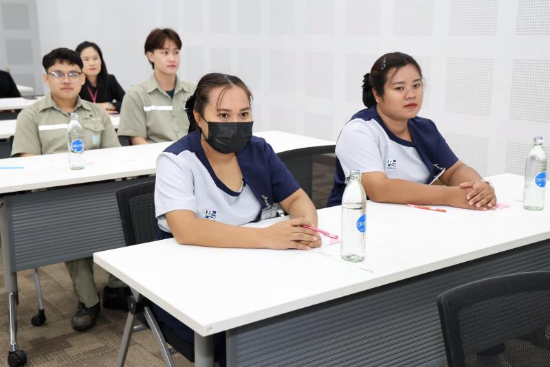 นางเตือนใจ คงสมบั�
