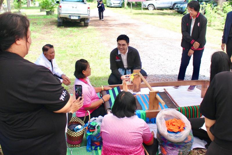 นายเอนกชัย เรืองร�