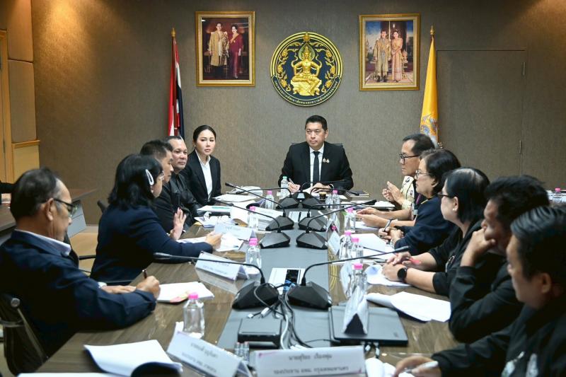 รมว.พม. ให้คณะกรรม�