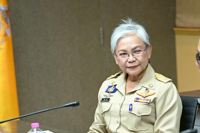 รมว.พม. ให้คณะกรรม�