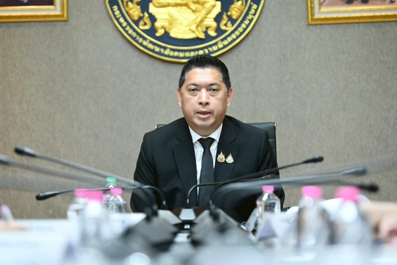 รมว.พม. ให้คณะกรรม�