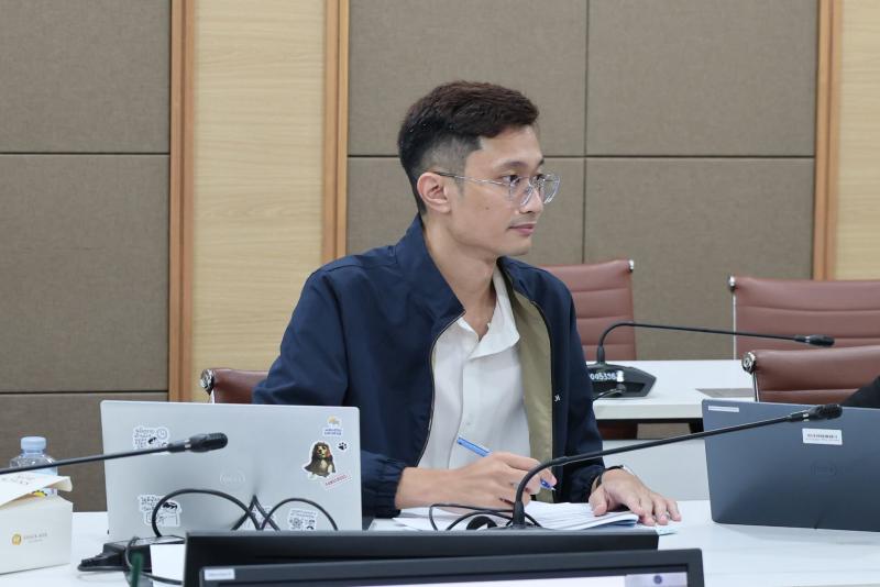 นายอภิชา เลิศพชรก�