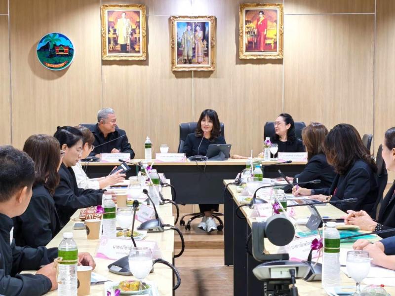 นางสาวชวนชม จันทะ�