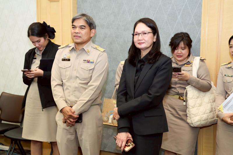 รมว.พม. เป็นประธาน�