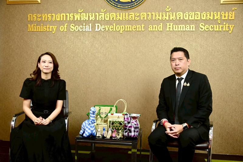 รมว.พม. ให้สัมภาษณ�