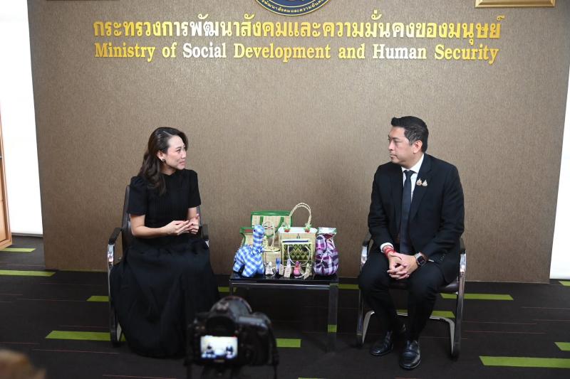รมว.พม. ให้สัมภาษณ�