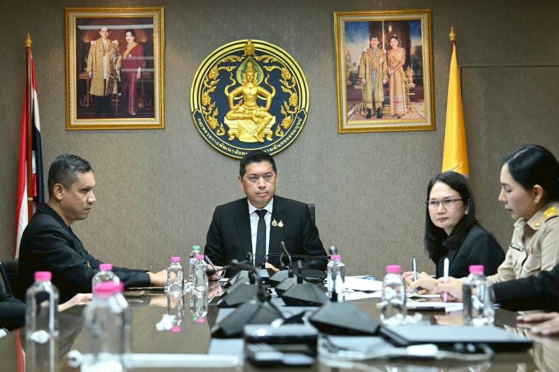 รมว.พม. ให้คณะกรรม�