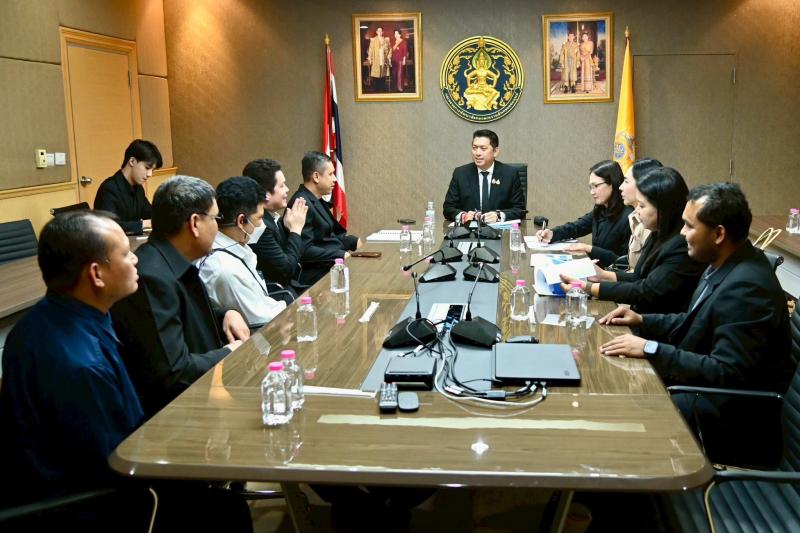 รมว.พม. ให้คณะกรรม�