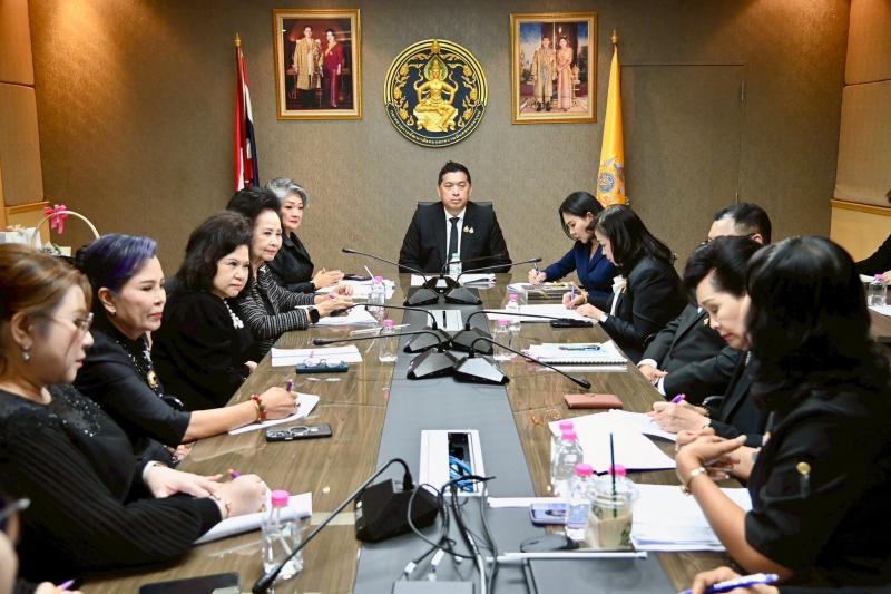 รมว.พม. ให้คณะกรรม�