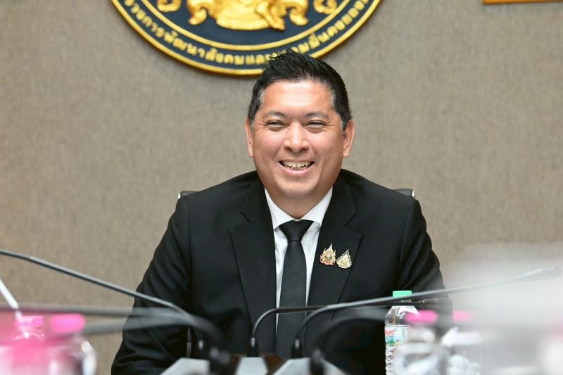 รมว.พม. ให้คณะกรรม�