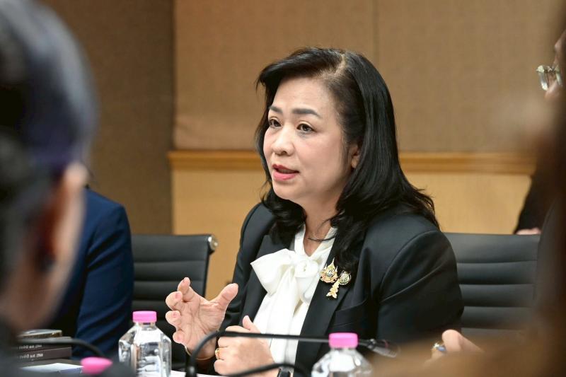 รมว.พม. ให้คณะกรรม�