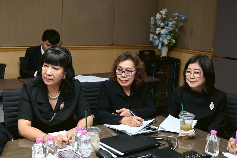 รมว.พม. ให้คณะกรรม�