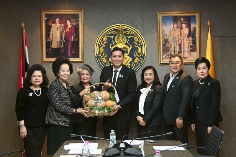 รมว.พม. ให้คณะกรรม�