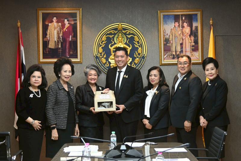 รมว.พม. ให้คณะกรรม�