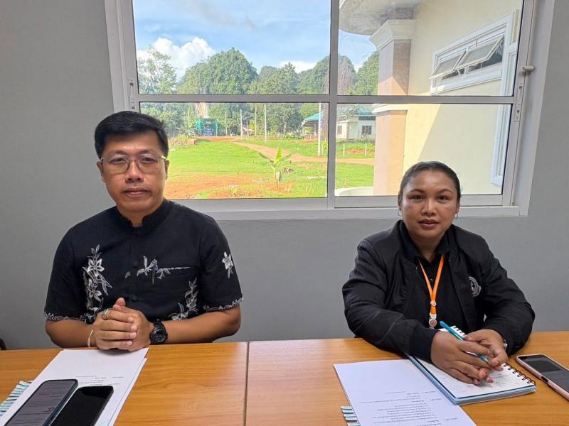นางศิริลักษณ์ มีม�