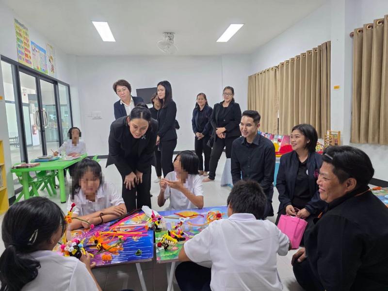 นางจิตติมา กรีอาร�