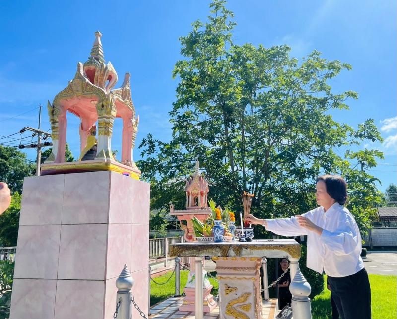 นางวาสนา ทองจันทร�