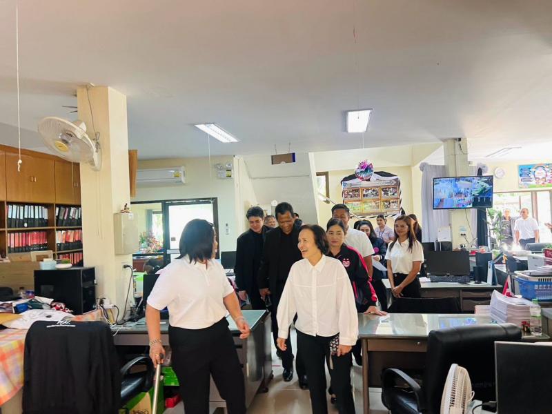 นางวาสนา ทองจันทร�