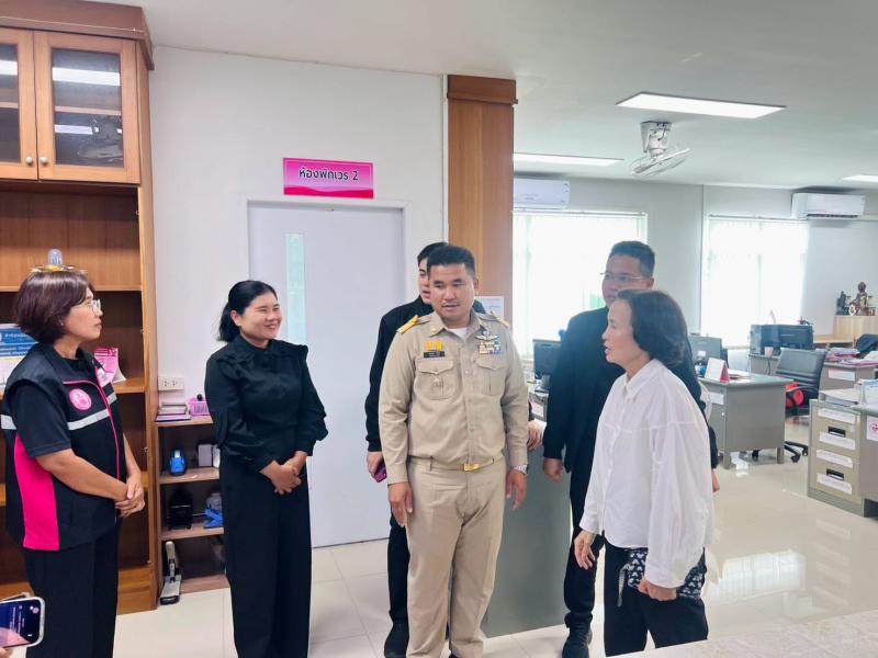 นางวาสนา ทองจันทร�