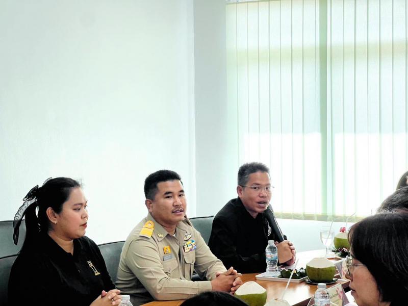 นางวาสนา ทองจันทร�