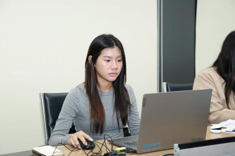 นางศิริลักษณ์ มีม�
