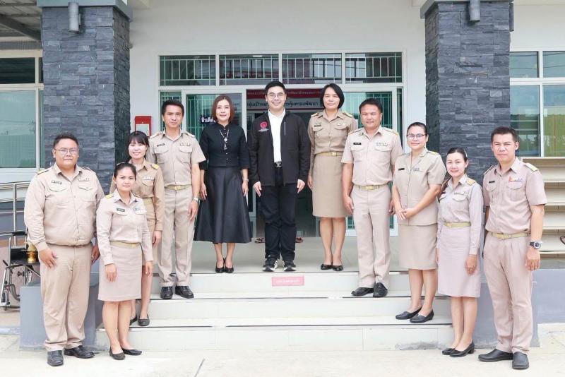 นายเอนกชัย เรืองร�